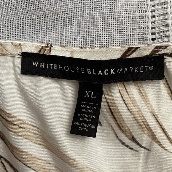 White House Black Market silky peplum blouse. - Picture 4 of 14